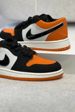 کتونی air jordan1 نارنجی سفید