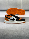 کتونی air jordan1 نارنجی سفید
