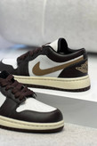 کتونی air jordan1 قهوه ای سفید