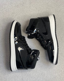 کتونی air jordan1 مشکی ورنی