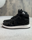 کتونی air jordan1 مشکی ورنی