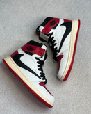 کتونی Air jordan x travis قرمز