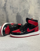 کتونی Air jordan1 high مشکی قرمز ورنی