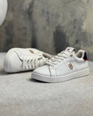 ونس tommy سفید