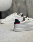 ونس tommy سفید