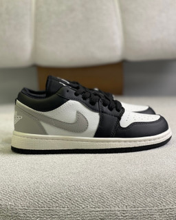 کتونی air jordan1 کد۱۴